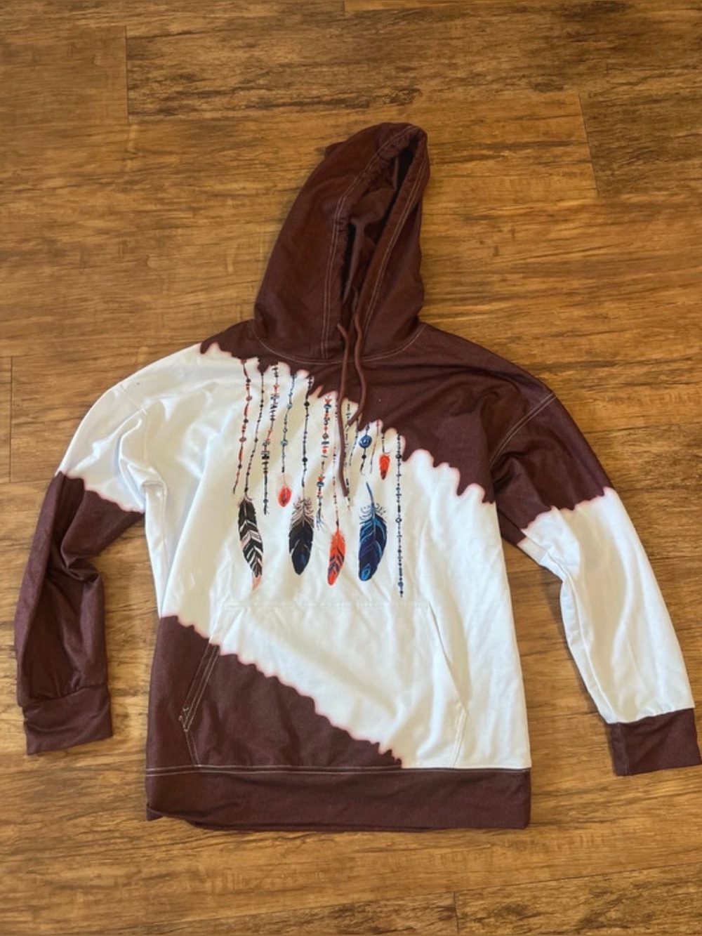 Womens Two-Tone Brown & White Feather Graphic Hoodie Sweater